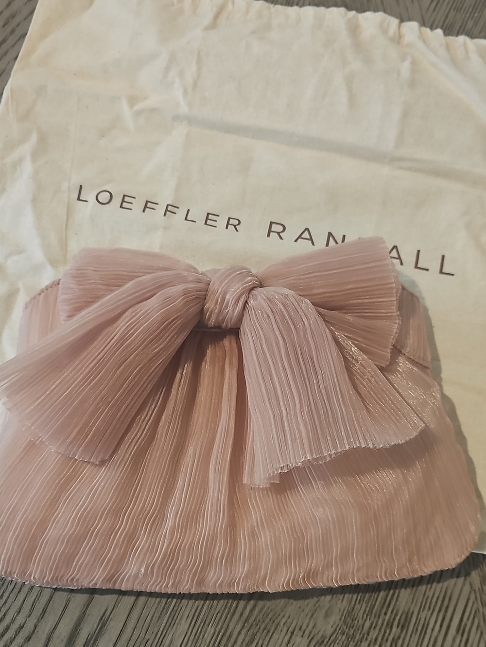 LOEFFLER RANDALL Rayne bow-embellished plissé-organza clutch NWT $250 (No Strap) - Picture 6 of 9